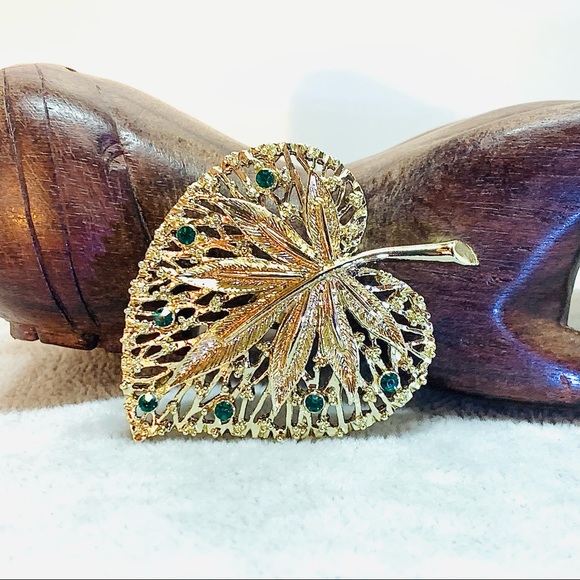 Jewelry - Vintage Leaf Rhinestone Brooch